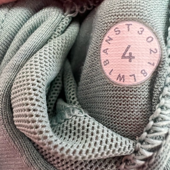 Lululemon Sweat Reps 2 in 1 Tank in Rip Tide color (Size 4) - Picture 9 of 9